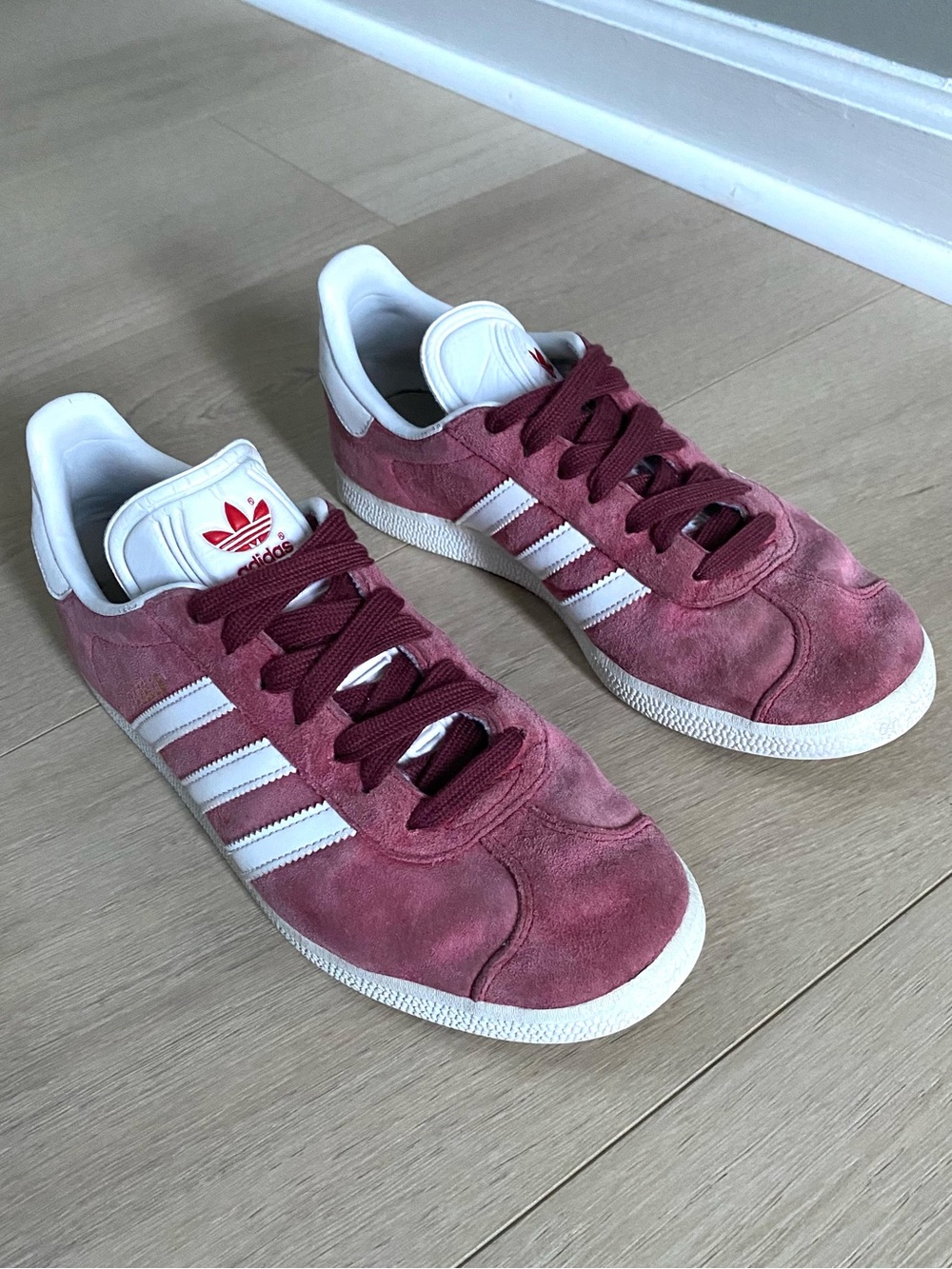Adidas Gazelle Suede Burgundy/Dusty Rose color Men’s 6.5 Women’s 8